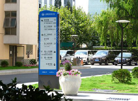 黄石传统的学校标识系统有什么问题？